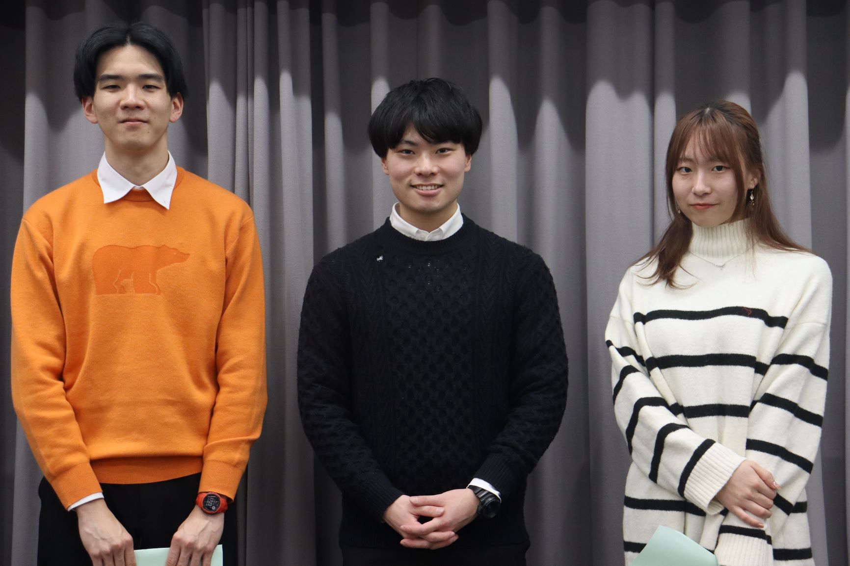 本学の出場者（左から内海快斗さん（2年次生）・生熊友輝さん（4年次生）・高橋里奈さん（2年次生））